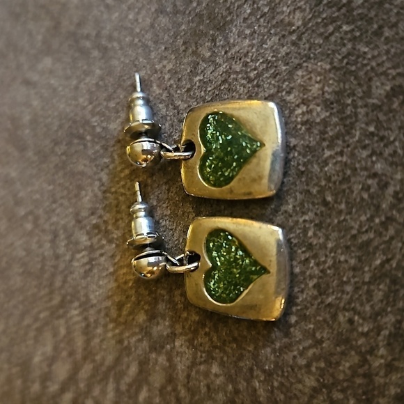 3/$30 VTG Glitter Green Heart Coquette Metal Post Dangle Earrings - Picture 2 of 5